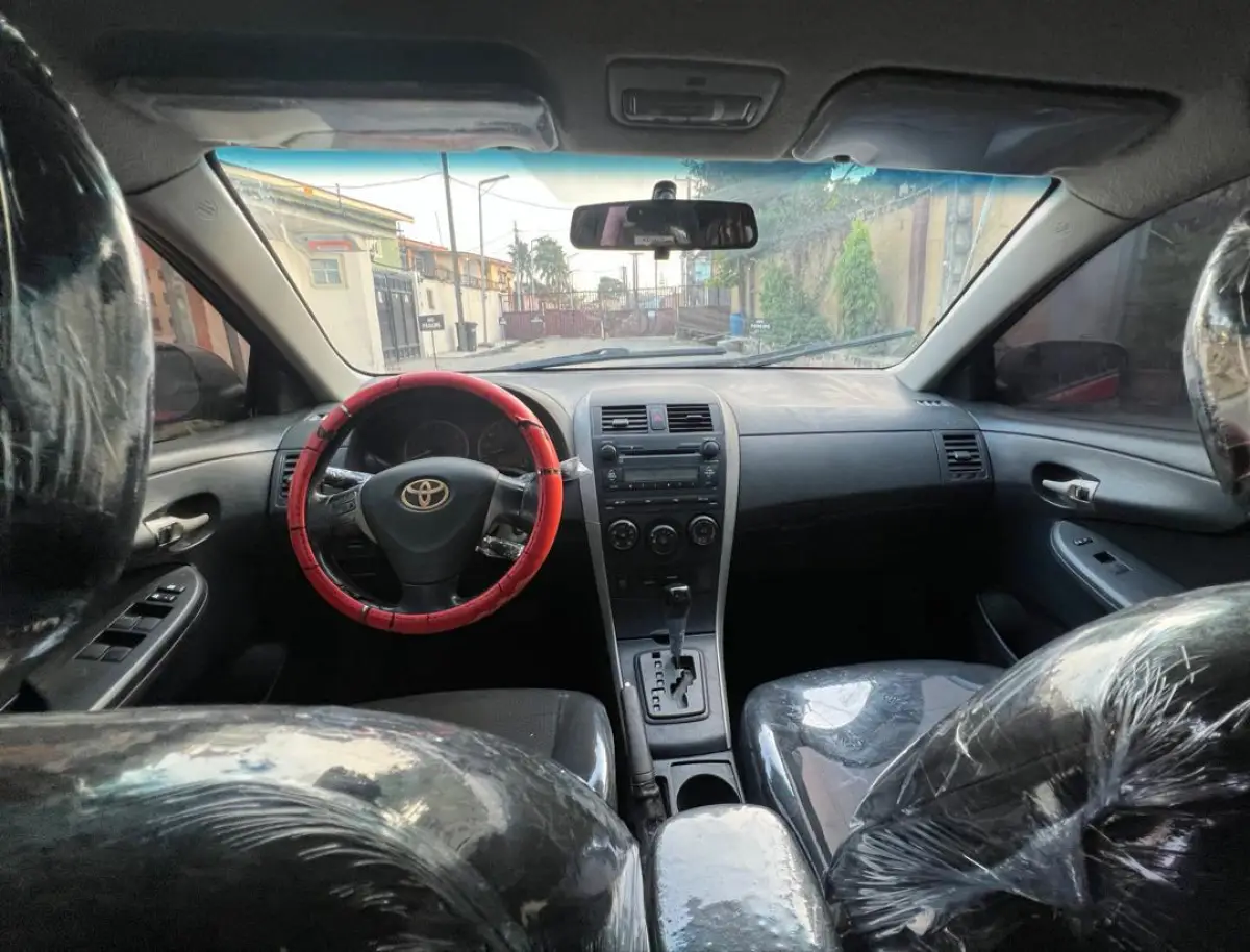 Toyota Corolla 2010 sport edition - Image 2