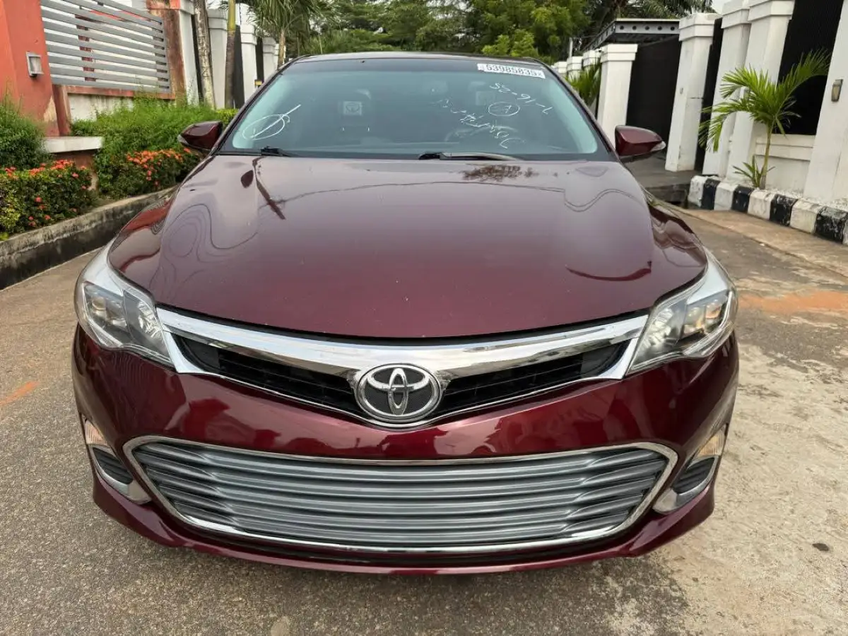Toyota Avalon XLE 2013 - Image 1