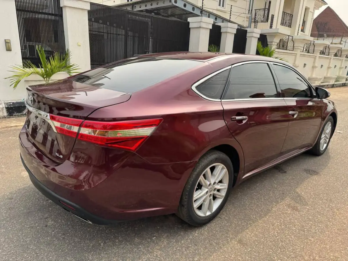 Toyota Avalon XLE 2013 - Image 10