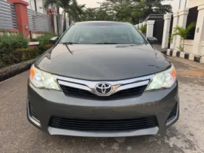 Toyota Camry LE 4Plugs 2012