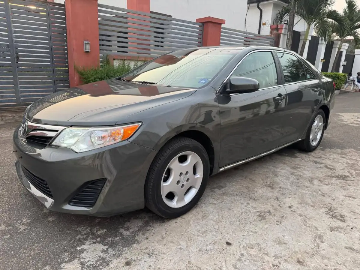 Toyota Camry LE 4Plugs 2012 - Image 3