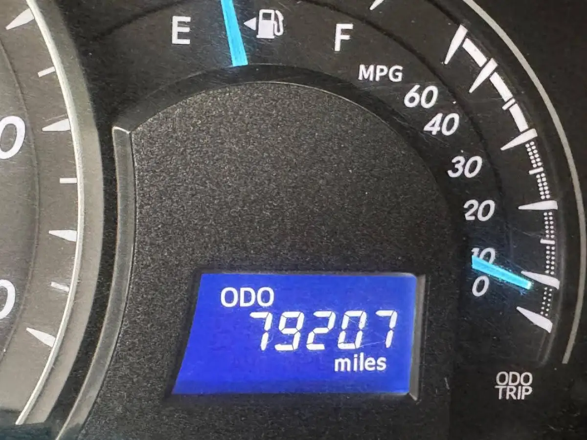 Toyota Camry LE 4Plugs 2012 - Image 11