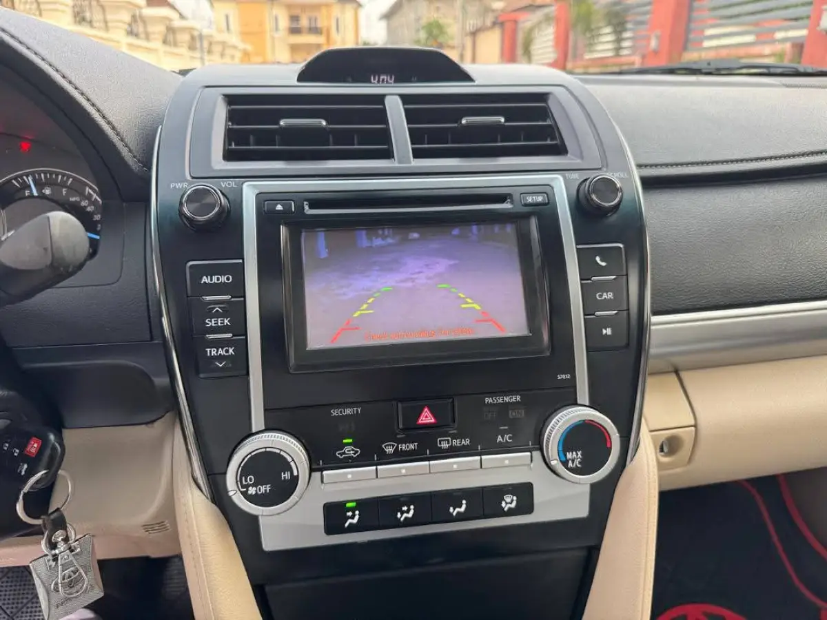 Toyota Camry LE 4Plugs 2012 - Image 12