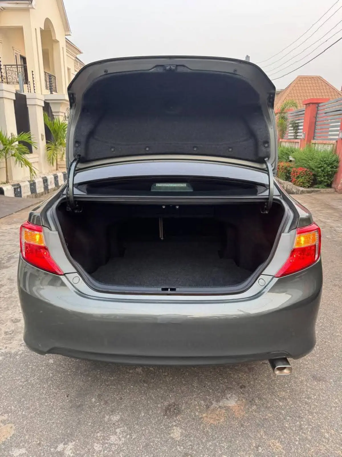 Toyota Camry LE 4Plugs 2012 - Image 14