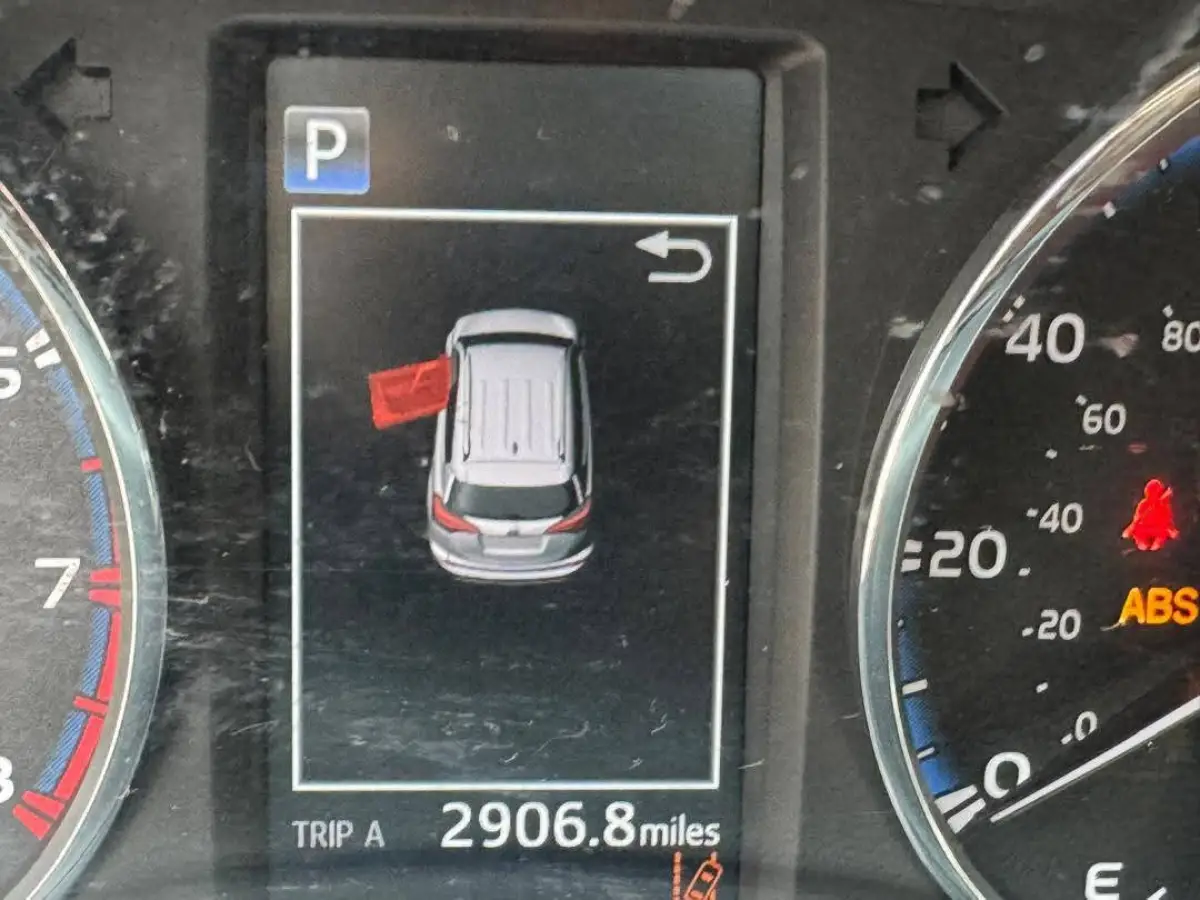 2016 Toyota Rav4 XLE 4PLUGS - Image 14