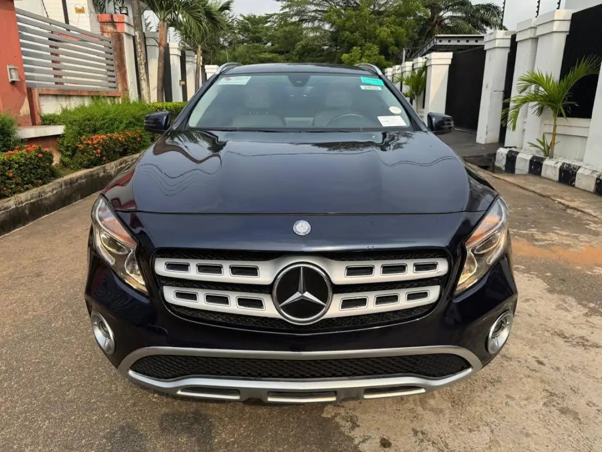 2017 MERCEDES BENZ GLA 250 FOREIGN USED - Image 1