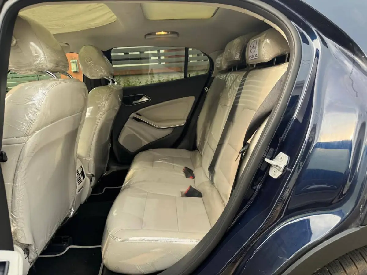 2017 MERCEDES BENZ GLA 250 FOREIGN USED - Image 5