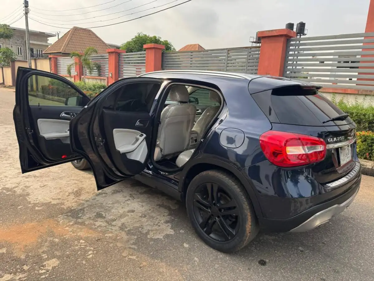 2017 MERCEDES BENZ GLA 250 FOREIGN USED - Image 6