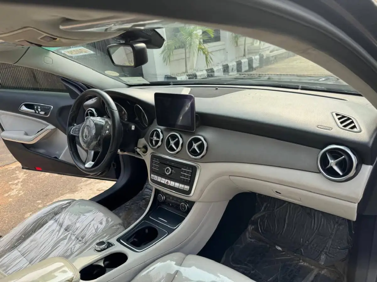 2017 MERCEDES BENZ GLA 250 FOREIGN USED - Image 17