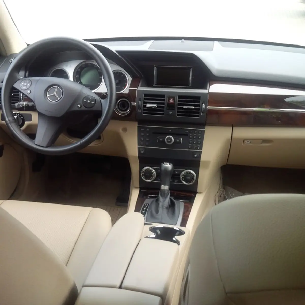 Clean Mercedes Benz GLK 350 4matic 2010 Model - Image 6