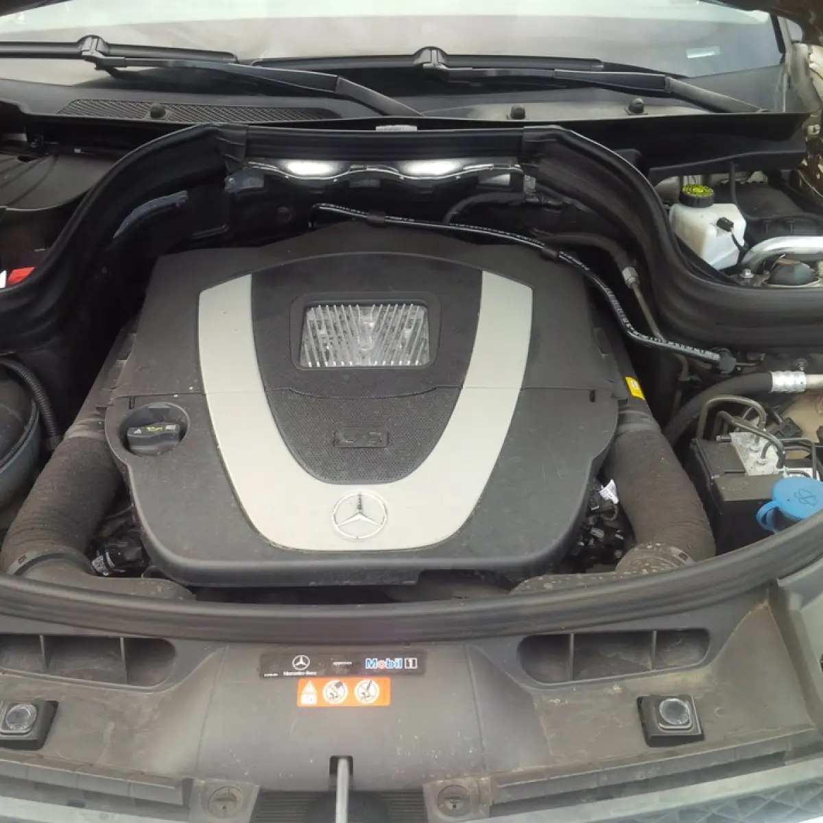 Clean Mercedes Benz GLK 350 4matic 2010 Model - Image 7