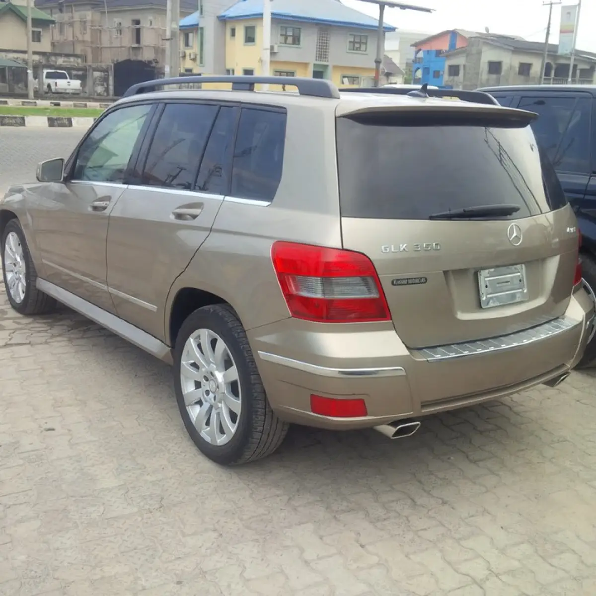 Clean Mercedes Benz GLK 350 4matic 2010 Model - Image 8