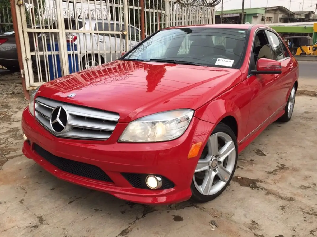 Mercedes Benz C300 2010 - Image 1