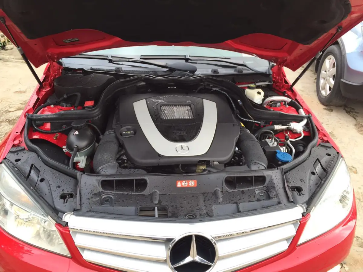 Mercedes Benz C300 2010 - Image 7