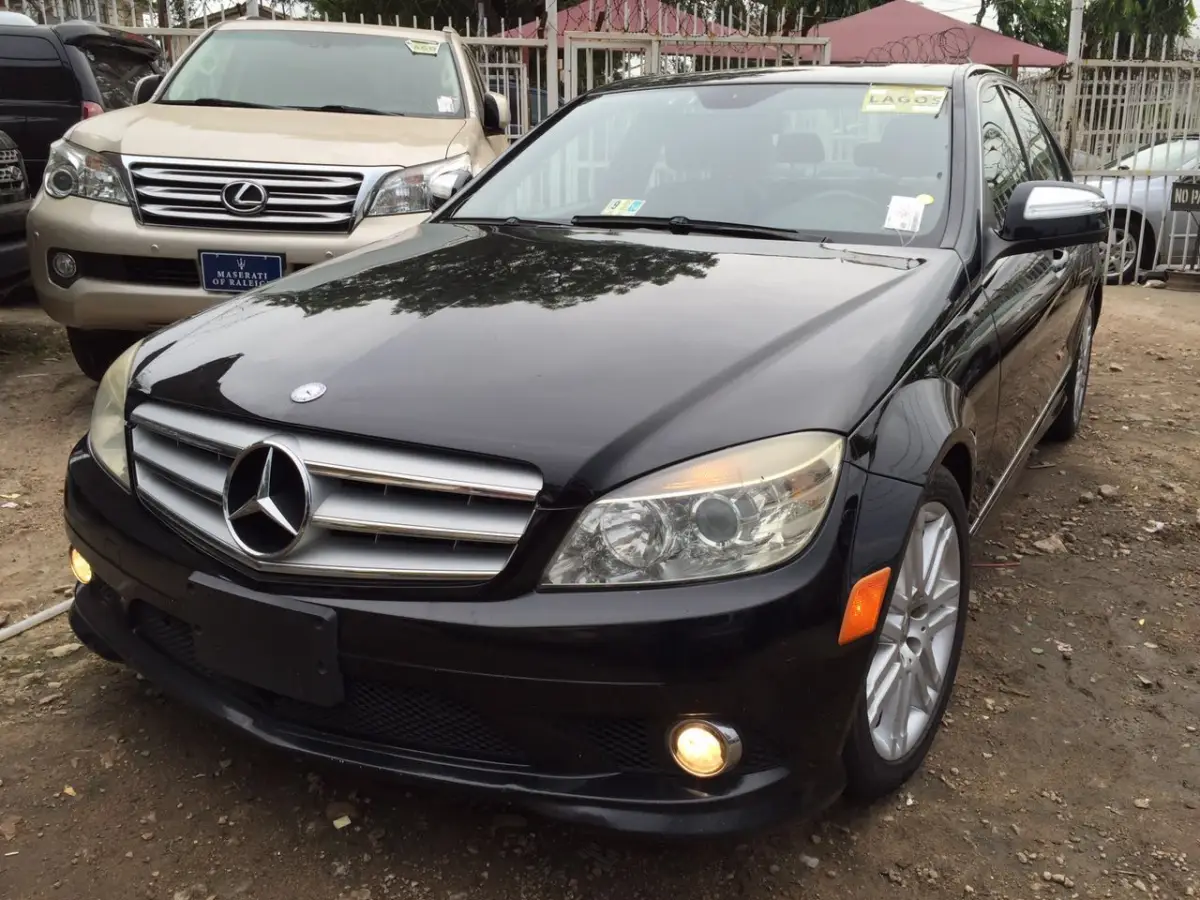 Extremely clean toks Mercedes Benz C300 2008 Black - Image 2