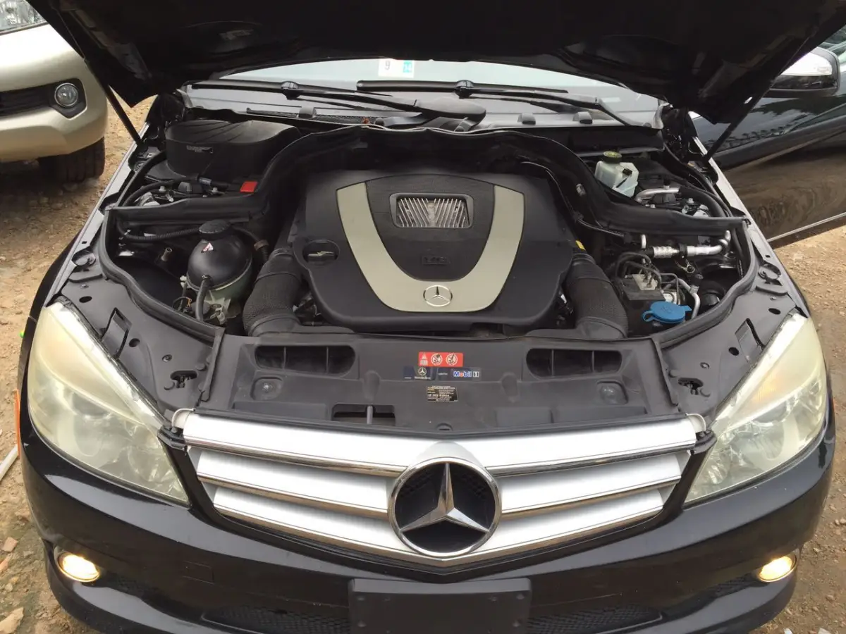 Extremely clean toks Mercedes Benz C300 2008 Black - Image 5