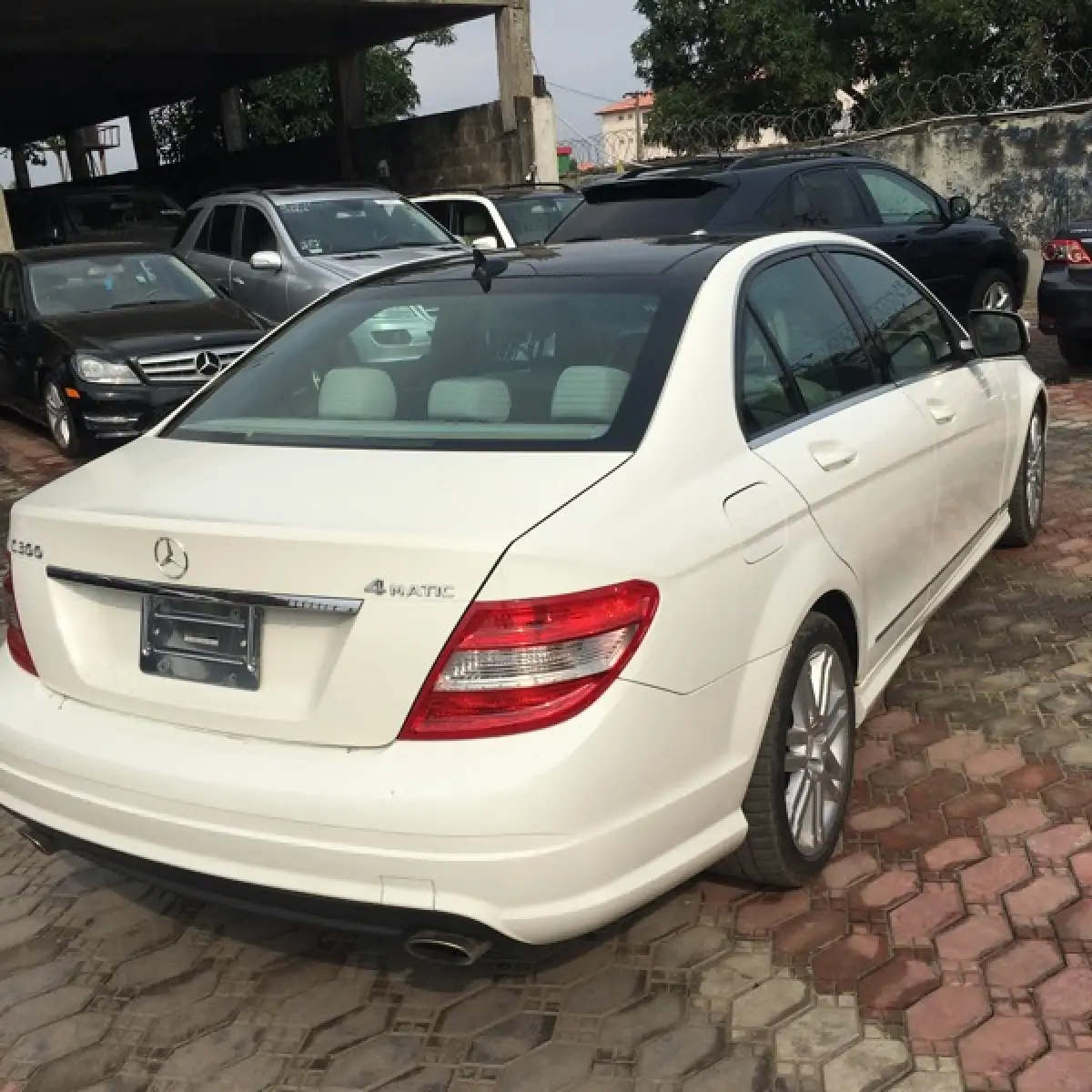 Sharp Mercedes Benz C300 2009 - Image 1