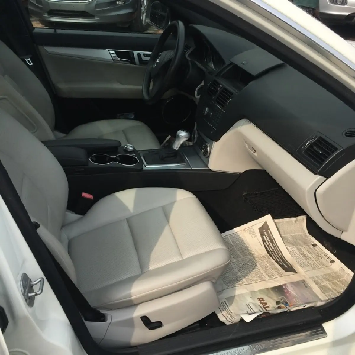 Sharp Mercedes Benz C300 2009 - Image 4