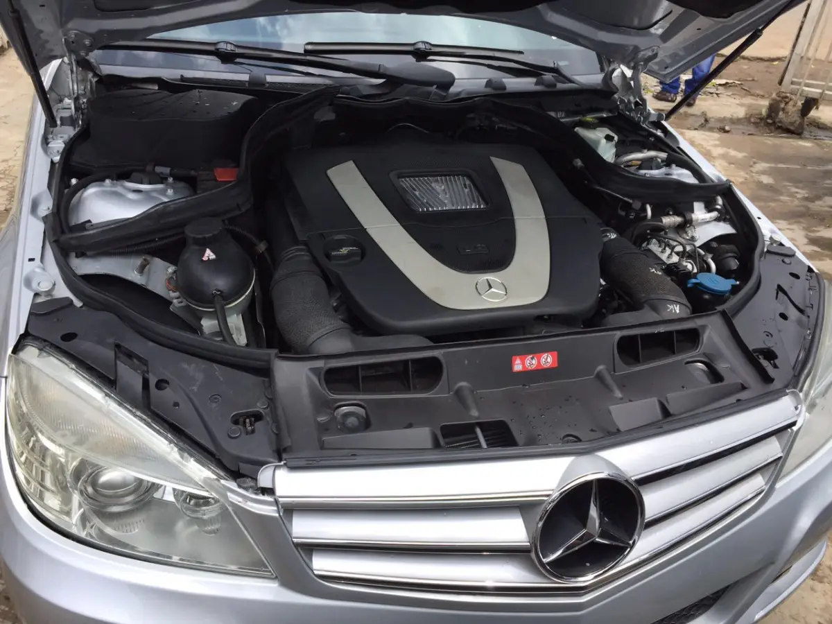 Mercedes Benz C350 2008 Super Clean - Image 5