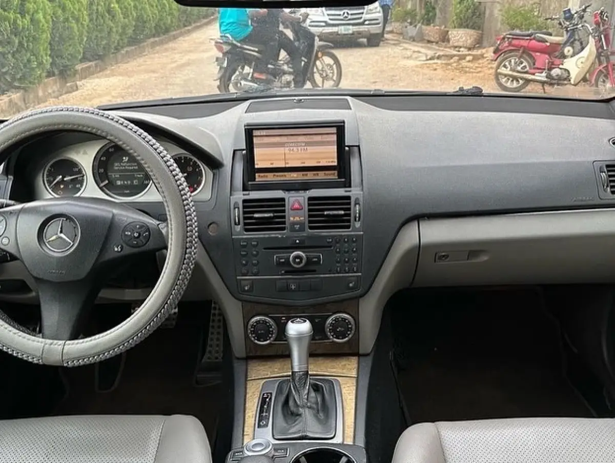 Mercedes Benz C350 2008 model - Image 6