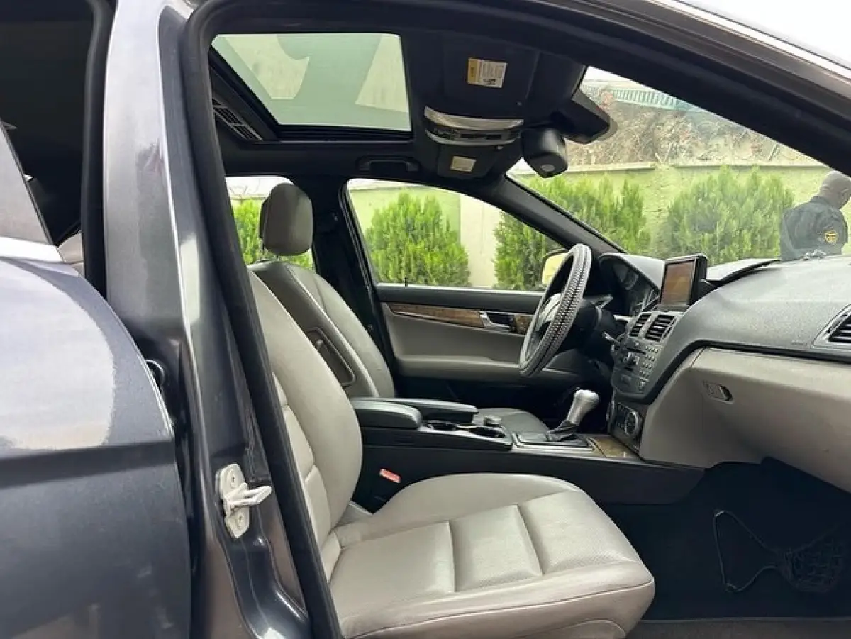 Mercedes Benz C350 2008 model - Image 7