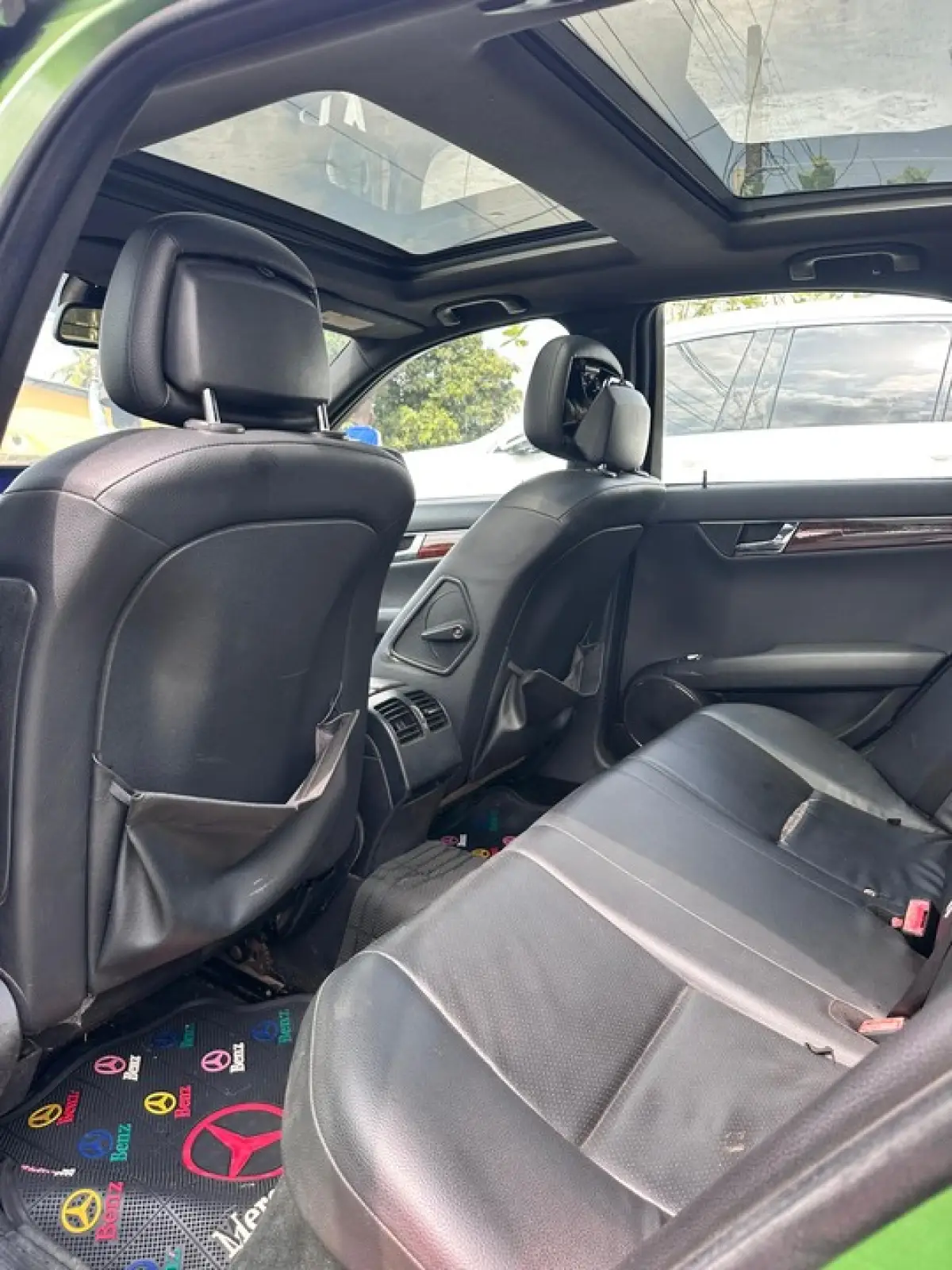 2009 Mercedes-benz C300 - Image 4