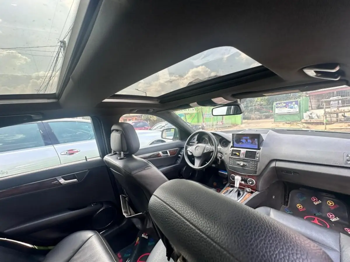 2009 Mercedes-benz C300 - Image 5