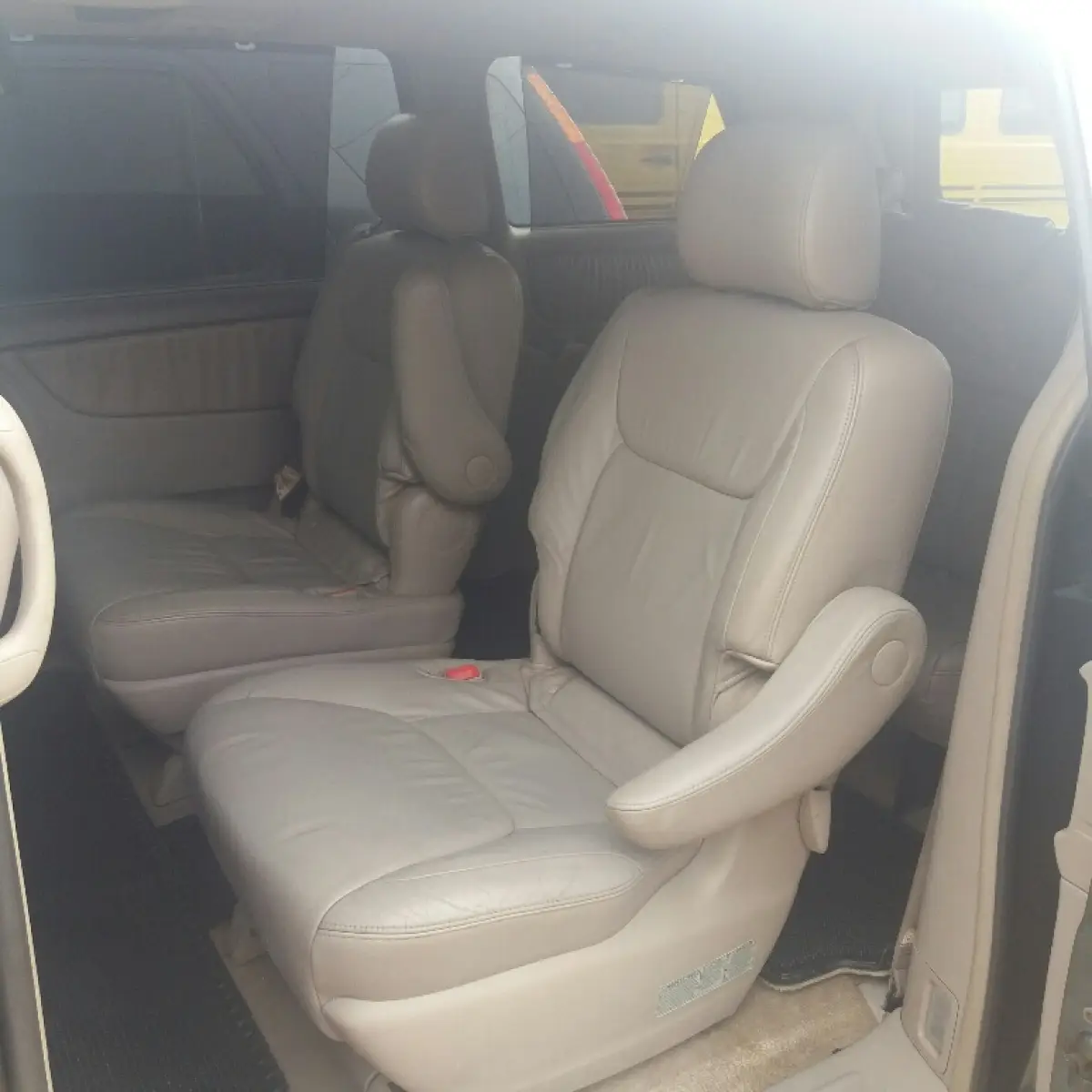 Registered Toyota Sienna (first Body) - 2006 - Image 5