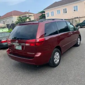 Clean Toyota Sienna 2006 Model For Grabs