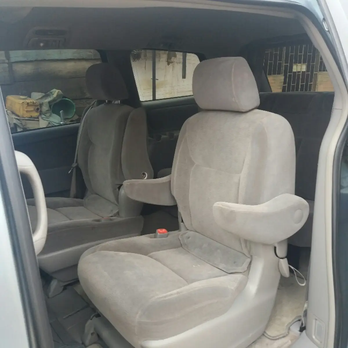 Toyota Sienna XLE - Image 3