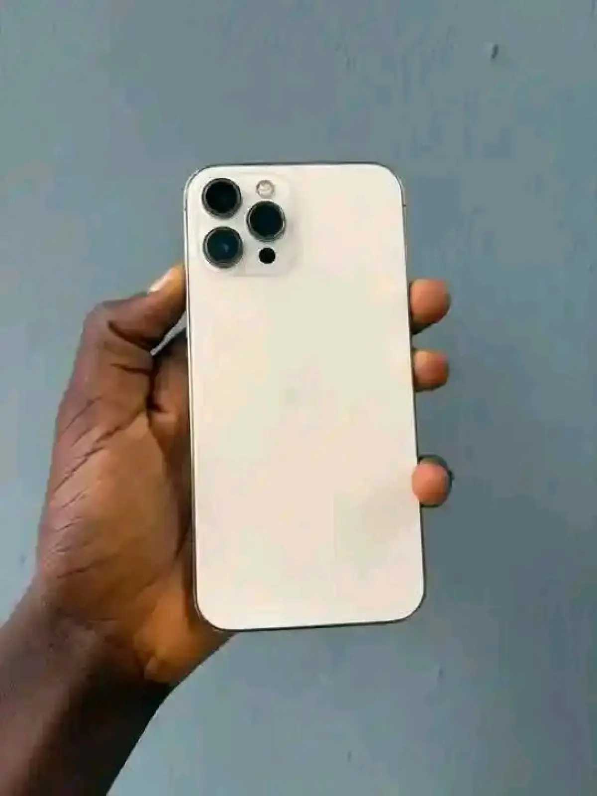 Clean iPhone 12pro - Image 2