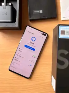 Clean samsung galaxy s10 plus