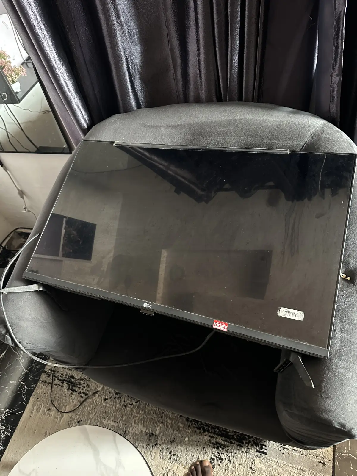 LG Smart Tv 32 inches - Image 2