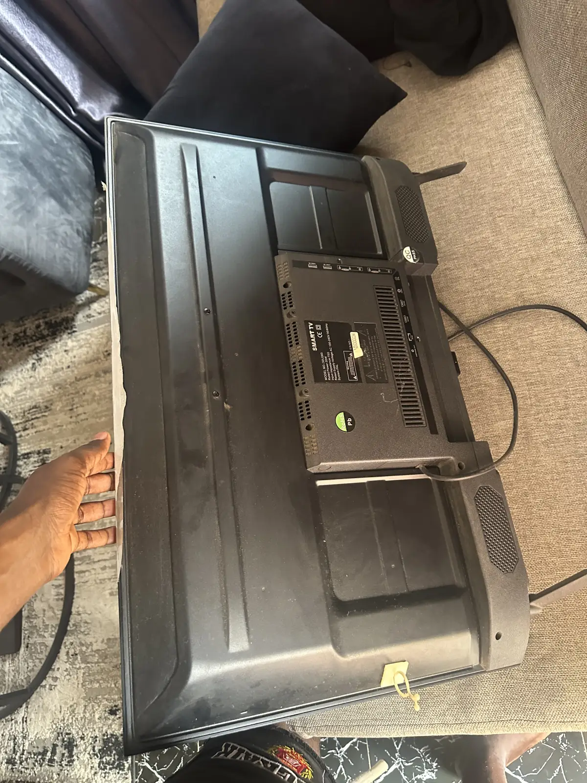 LG Smart Tv 32 inches - Image 4