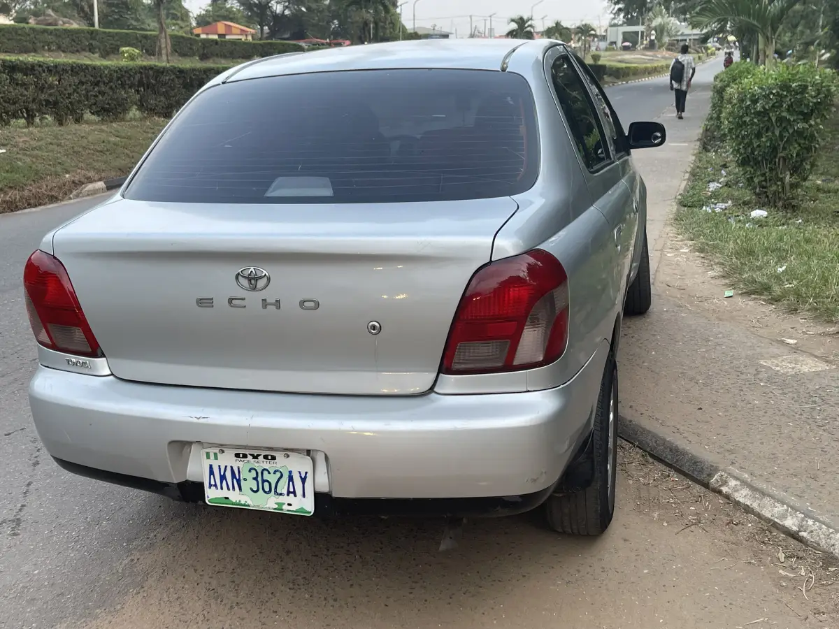 Direct Hand Auto with CNG Yaris Echo 2001 - Image 3