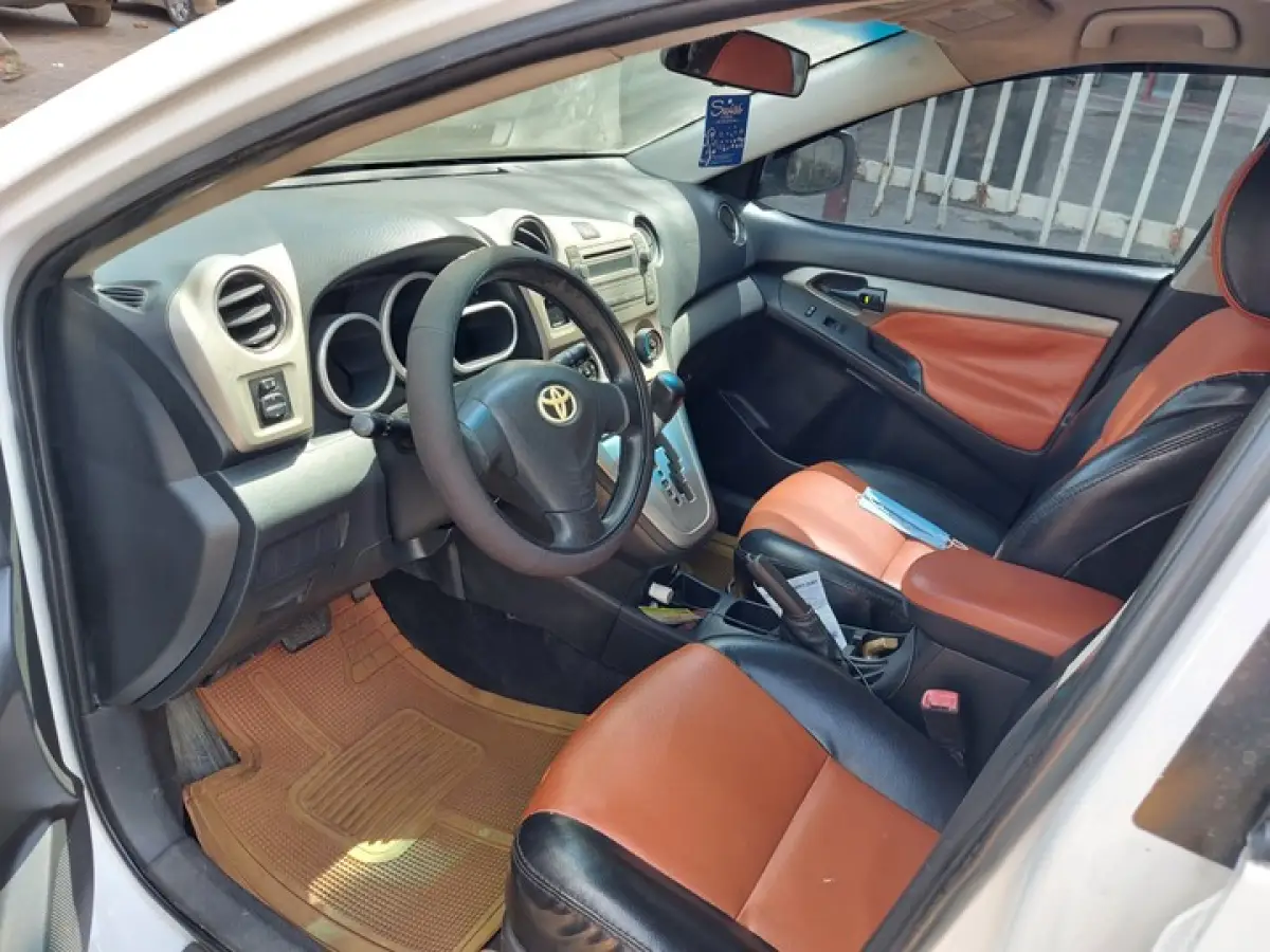 2010 Toyota Matrix White Registered - Image 3