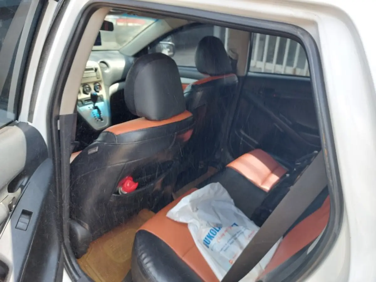 2010 Toyota Matrix White Registered - Image 4