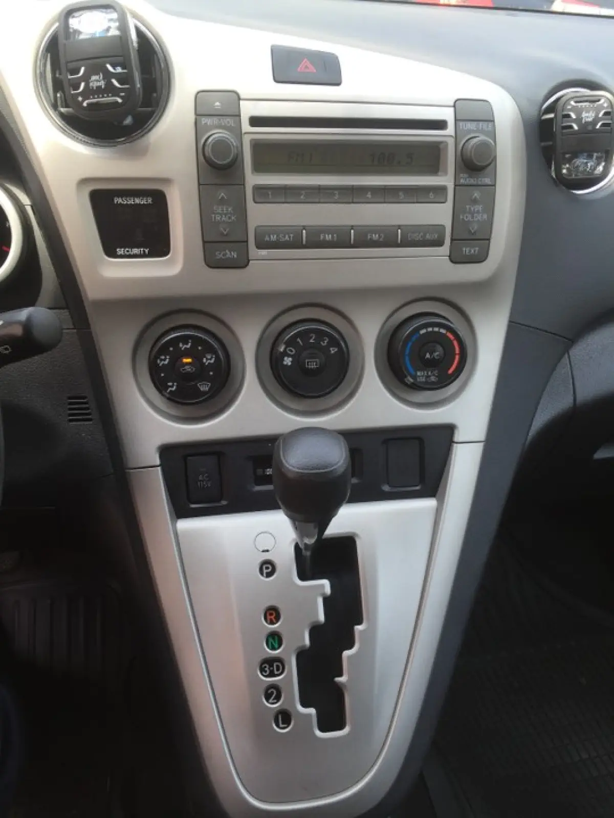 Neatly Used 2010 Toyota Matrix - Image 2