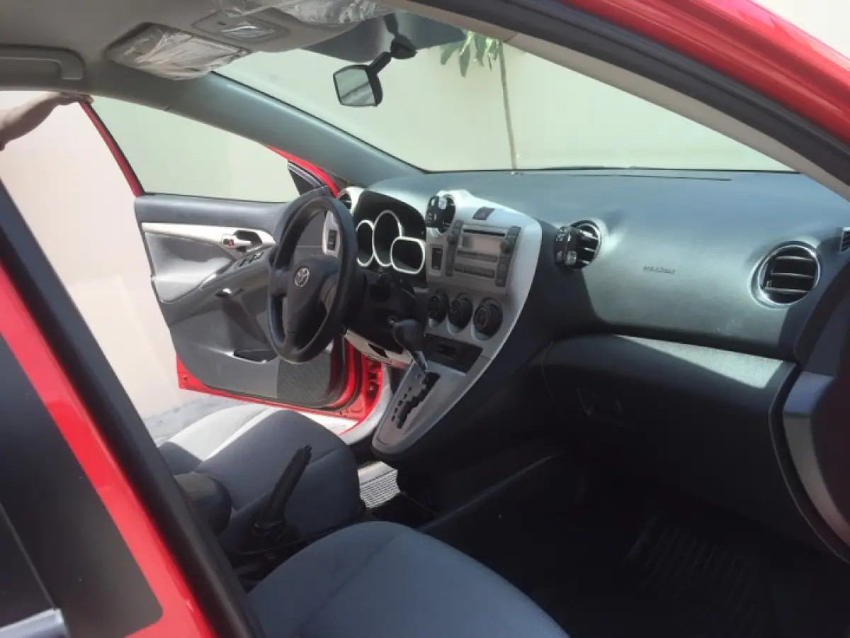Neatly Used 2010 Toyota Matrix - Image 3