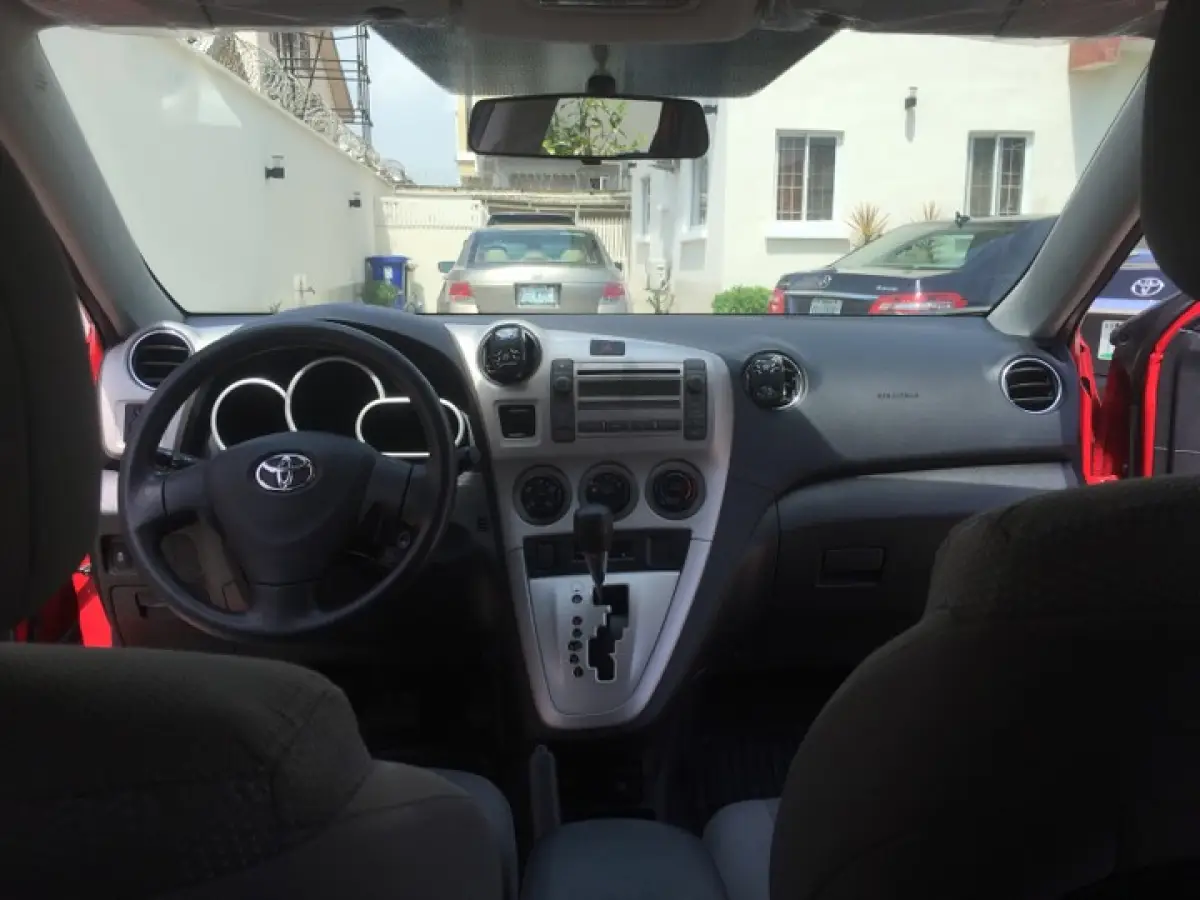 Neatly Used 2010 Toyota Matrix - Image 6