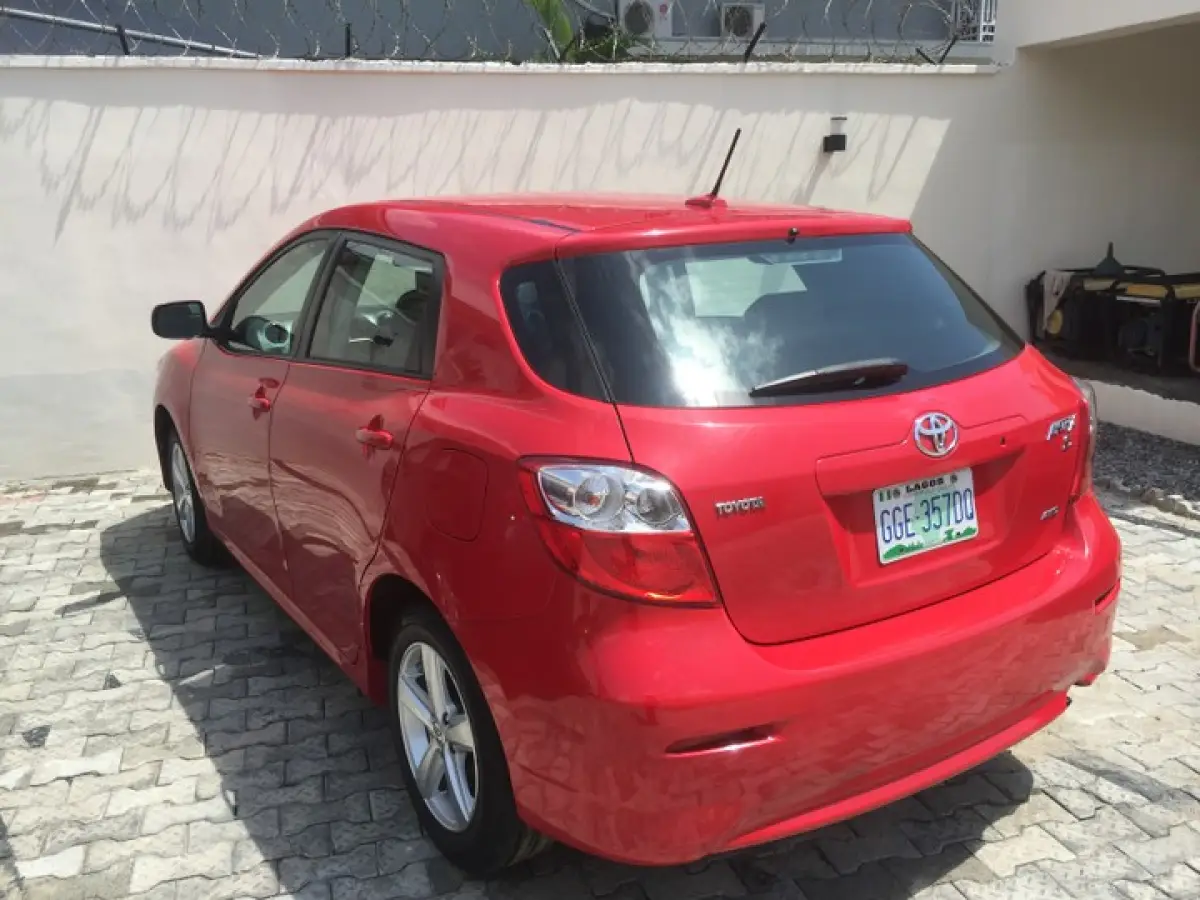 Neatly Used 2010 Toyota Matrix - Image 8