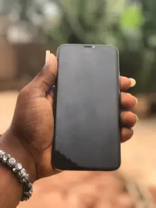 11 promax || 64gb || 79bh || 335k// ikorodu