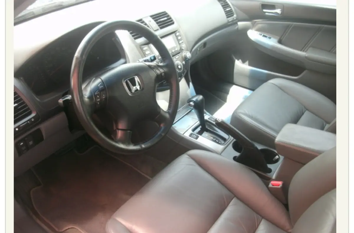 2005 Honda Accord Ex ( Leather Interior - Image 4