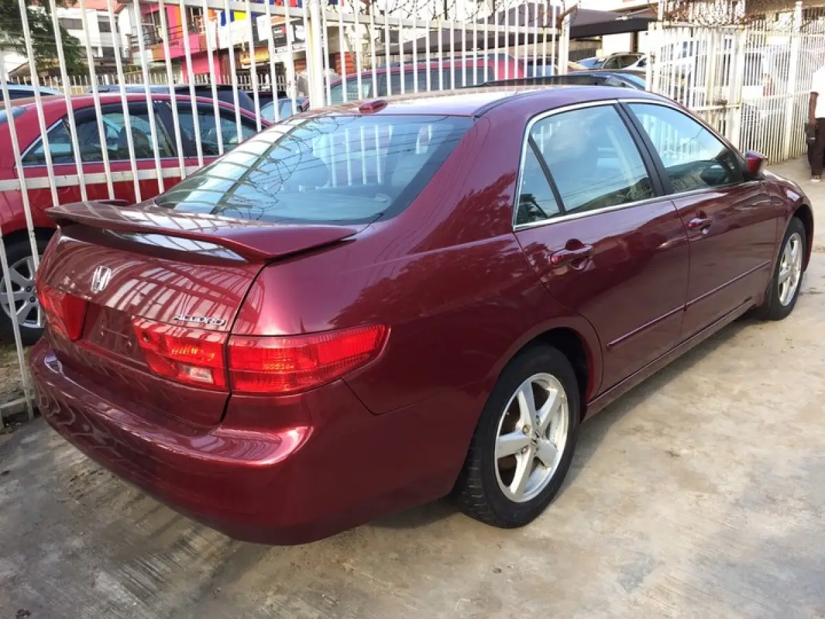 Honda Accord EXL 2005 - Autos - Image 1