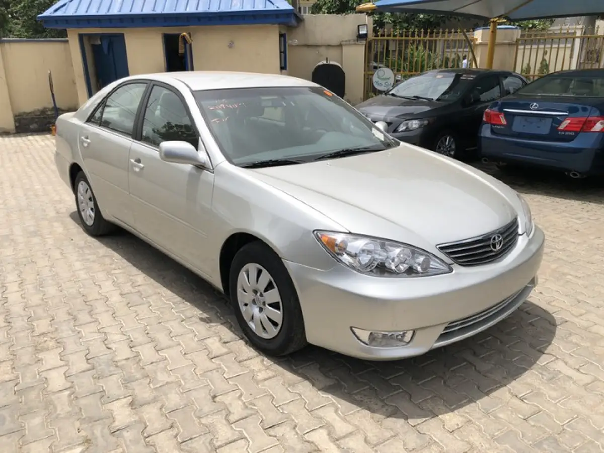 2006 Toyota Camry LE - Image 2
