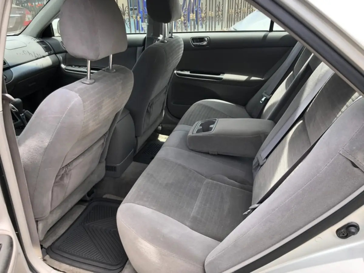 2006 Toyota Camry LE - Image 4