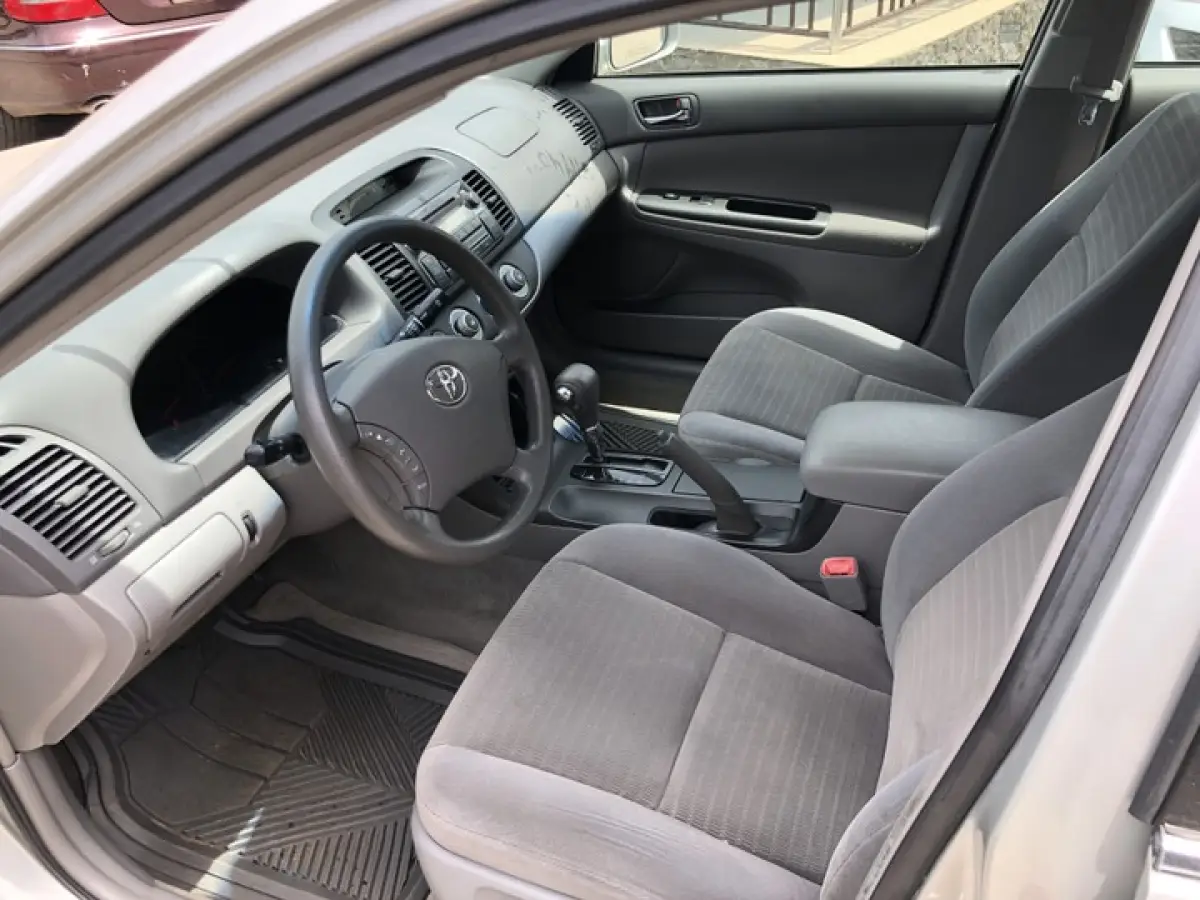 2006 Toyota Camry LE - Image 5
