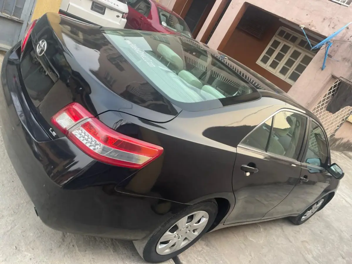 Used 2010 Toyota Camry LE Black Colour - Image 7