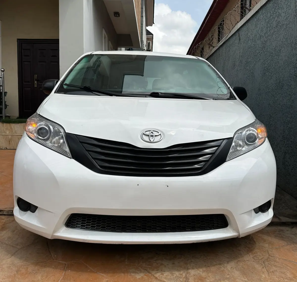 Toyota Sienna 2014 - Image 3