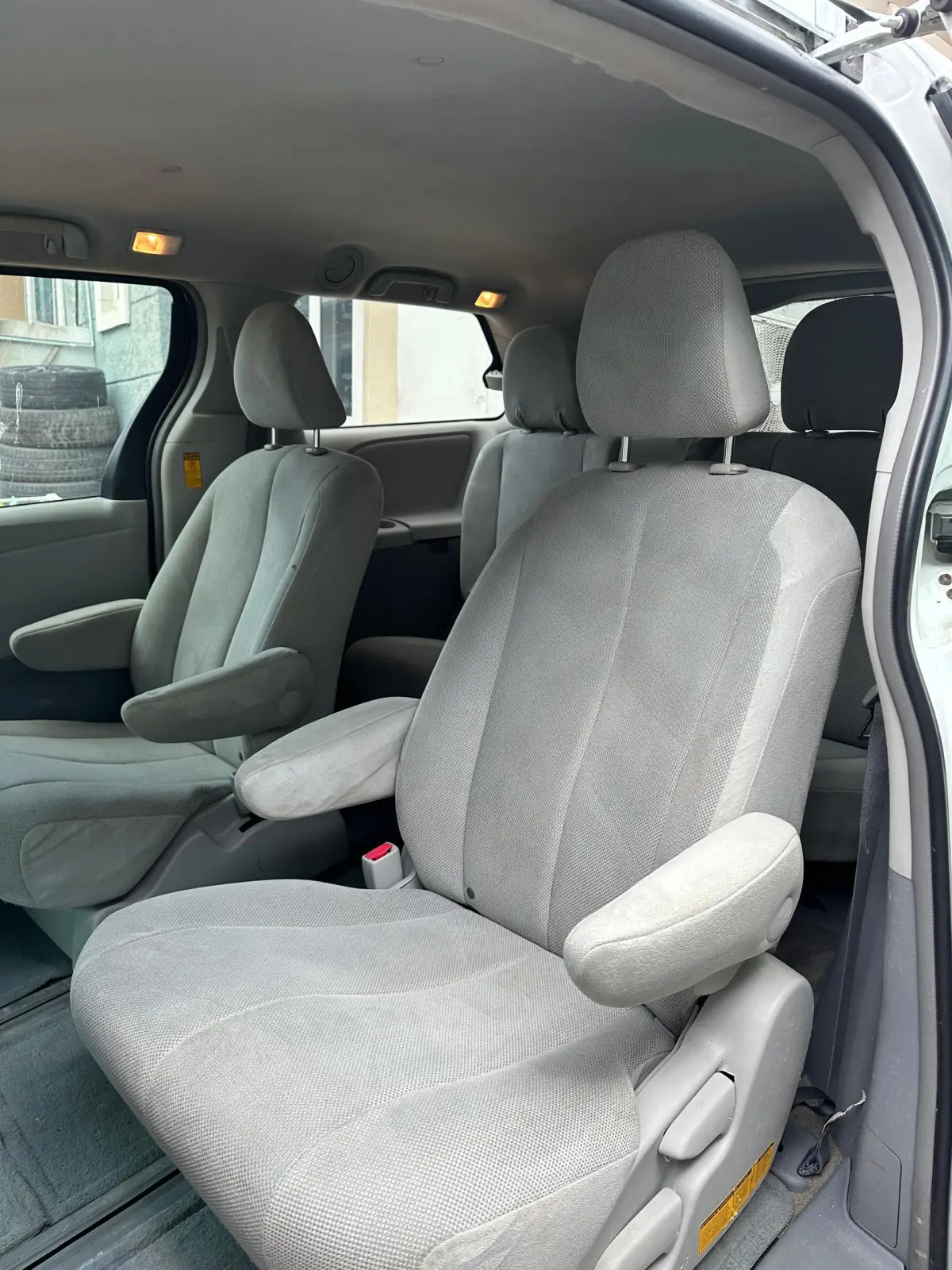 Toyota Sienna 2014 - Image 5